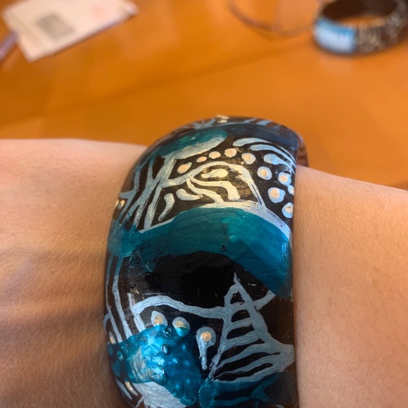 One of a kind hand painted chunky wooden bracelet - Picture 1 of 8